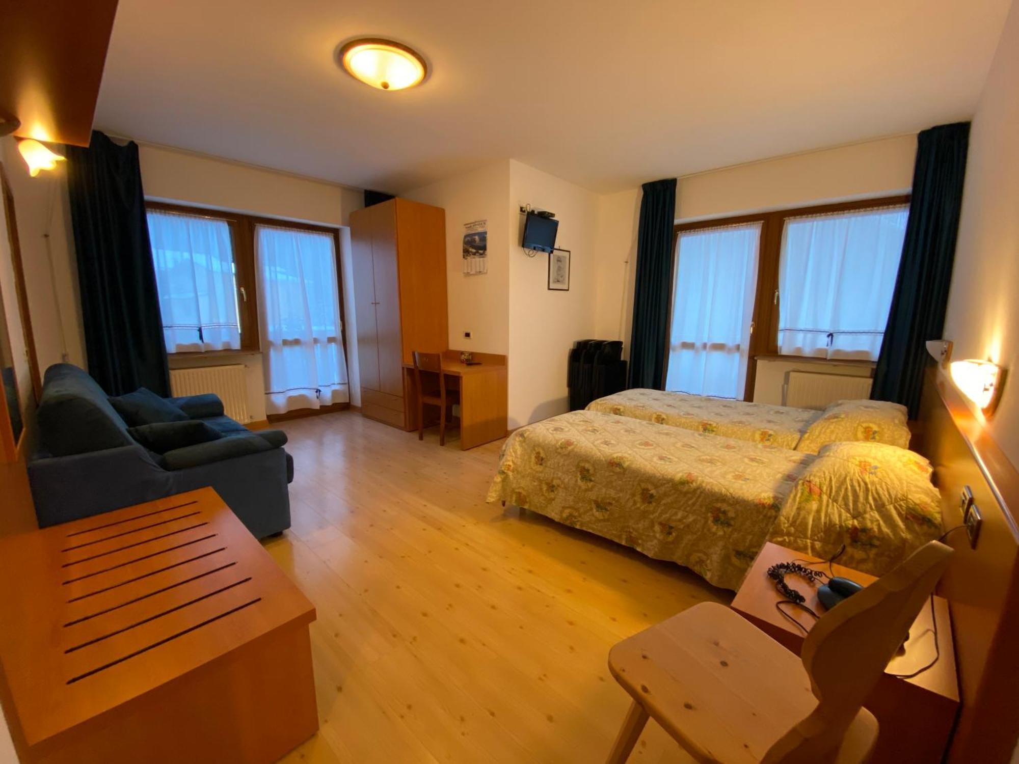 Garni Ladinia Hotell Pescul Eksteriør bilde