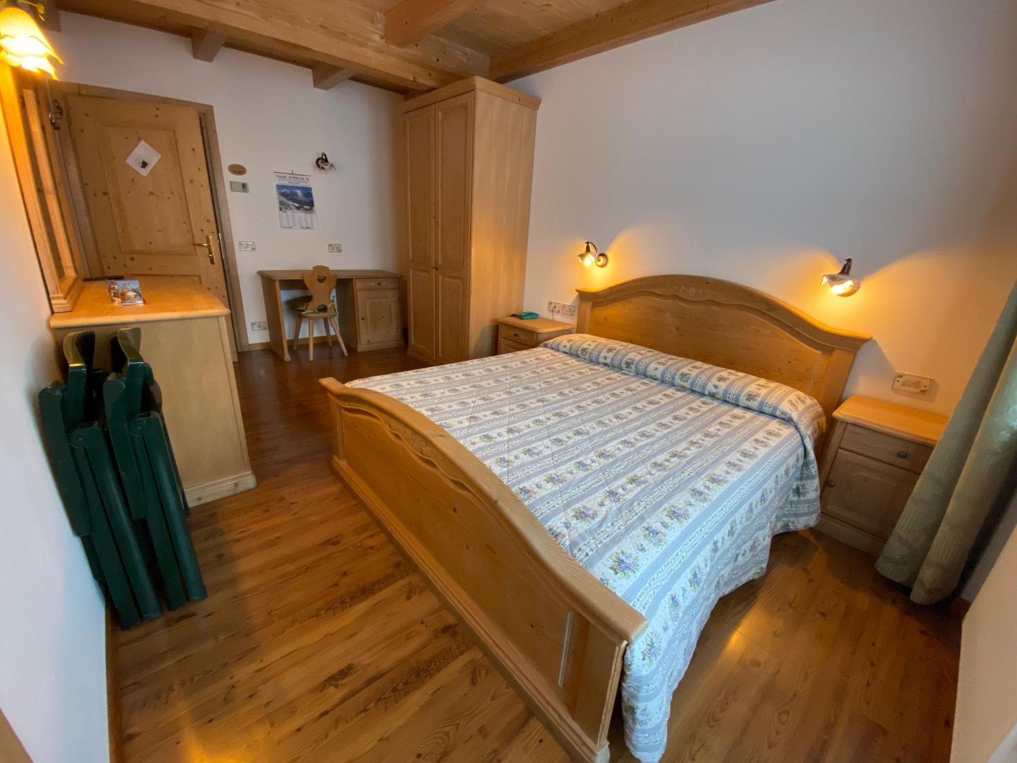 Garni Ladinia Hotell Pescul Eksteriør bilde
